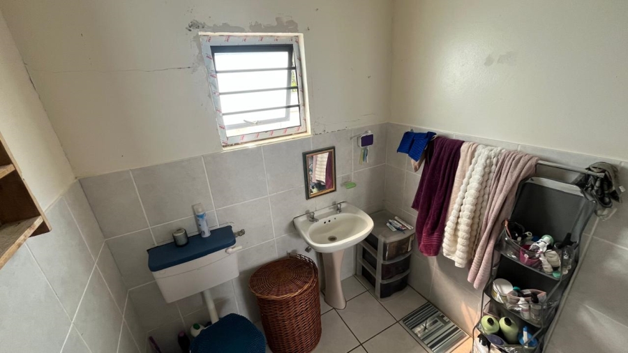 2 Bedroom Property for Sale in Paradise Beach Eastern Cape